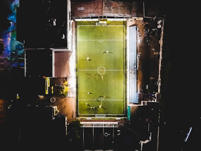 مباراة توتنهام ضد برايتونصراع الأضواء في الدوري الإنجليزي الممتاز