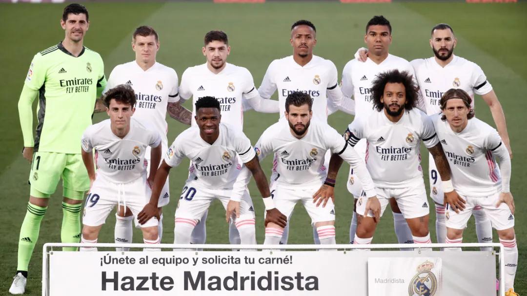 بالسوبر بالون دوررحلة لا تُنسى في عالم المناطيد الساحرة